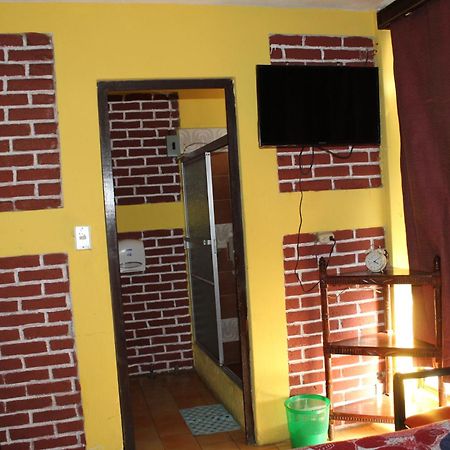 Hotel Casa Del Viajero Quetzaltenango Bagian luar foto