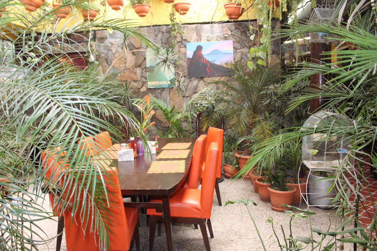 Hotel Casa Del Viajero Quetzaltenango Bagian luar foto