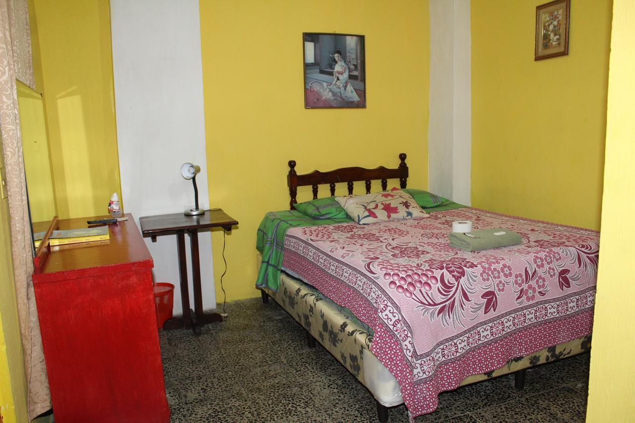 Hotel Casa Del Viajero Quetzaltenango Bagian luar foto