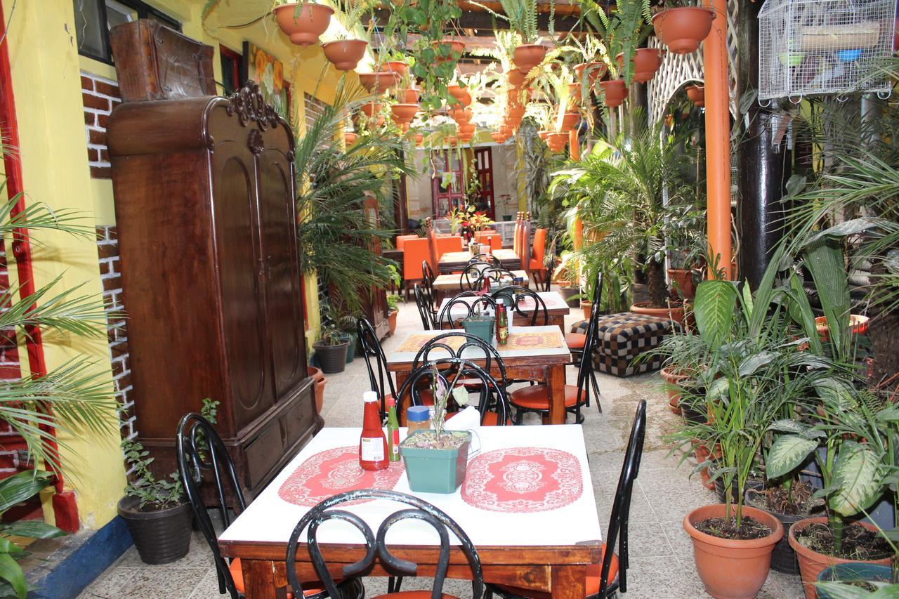 Hotel Casa Del Viajero Quetzaltenango Bagian luar foto