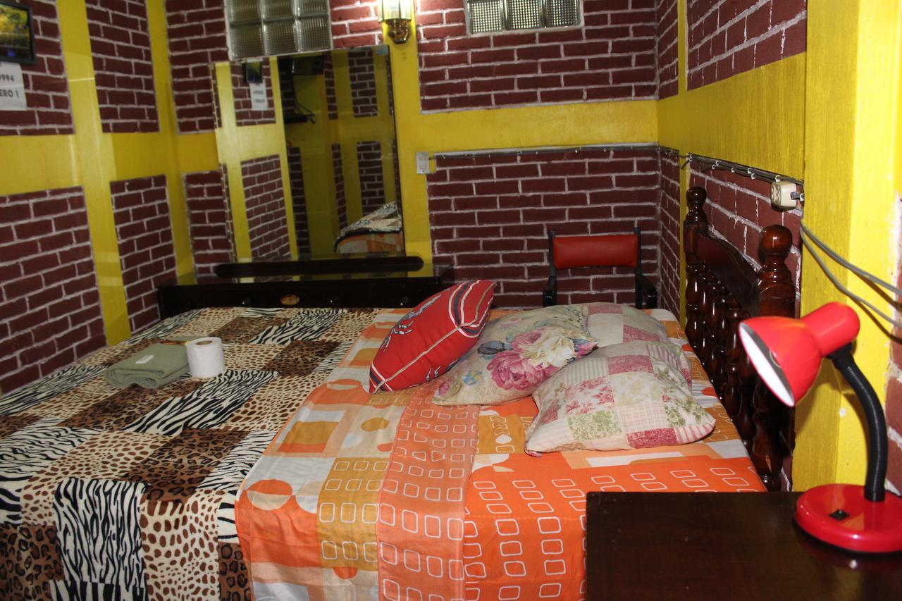 Hotel Casa Del Viajero Quetzaltenango Bagian luar foto