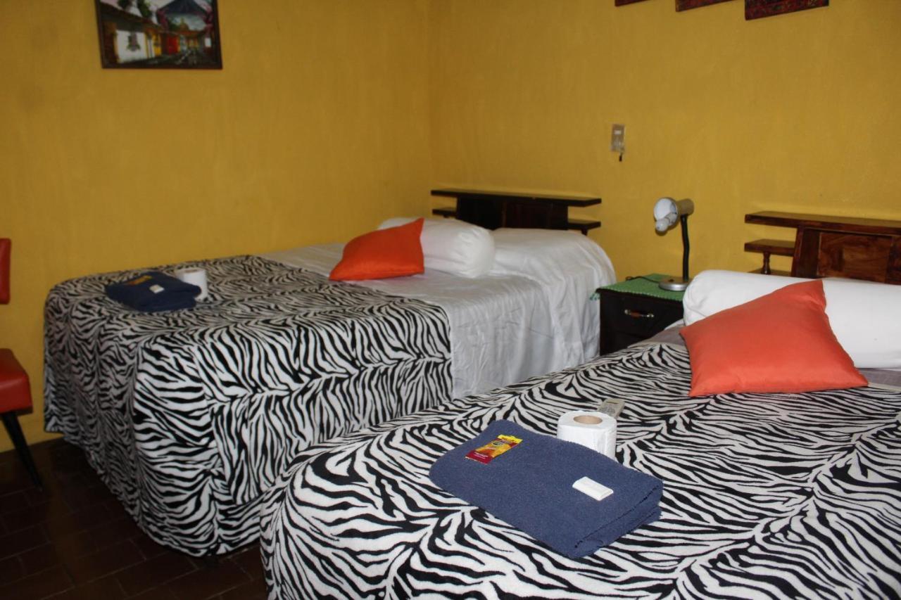 Hotel Casa Del Viajero Quetzaltenango Bagian luar foto