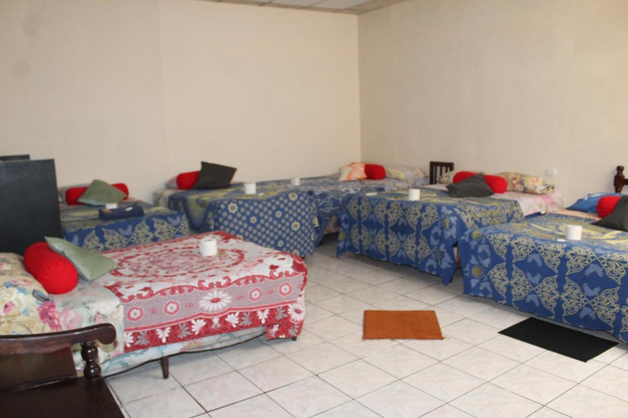 Hotel Casa Del Viajero Quetzaltenango Bagian luar foto