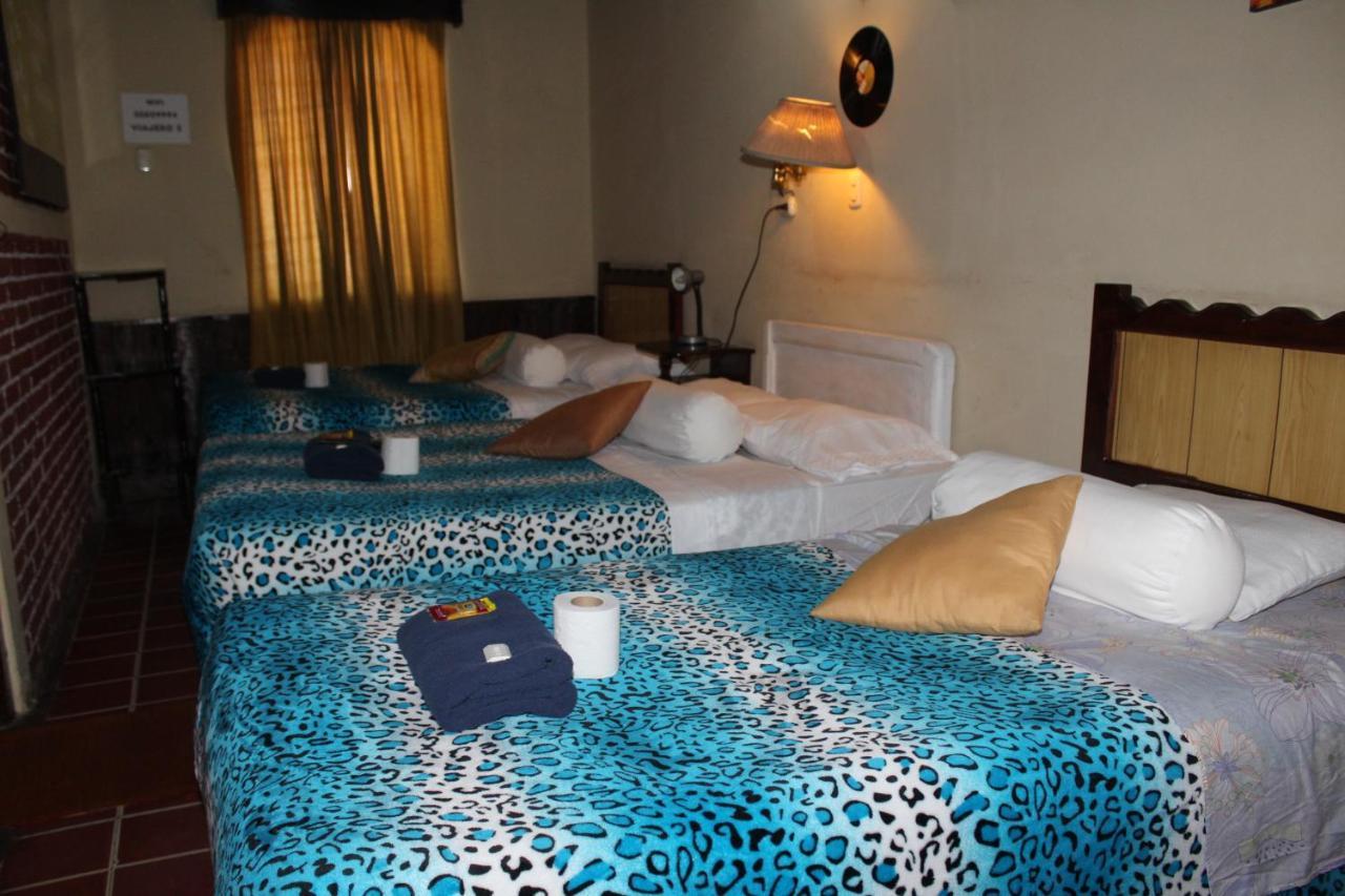 Hotel Casa Del Viajero Quetzaltenango Bagian luar foto