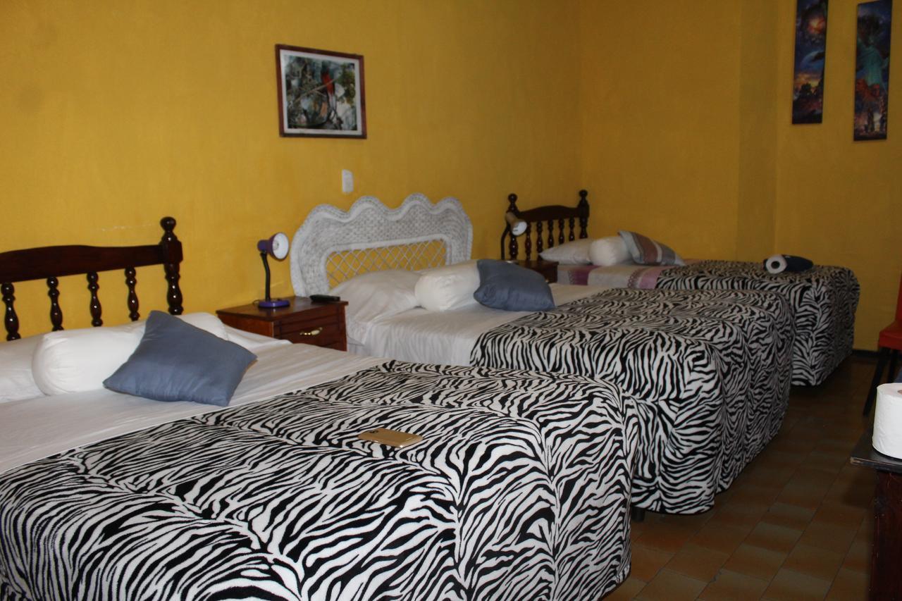 Hotel Casa Del Viajero Quetzaltenango Bagian luar foto