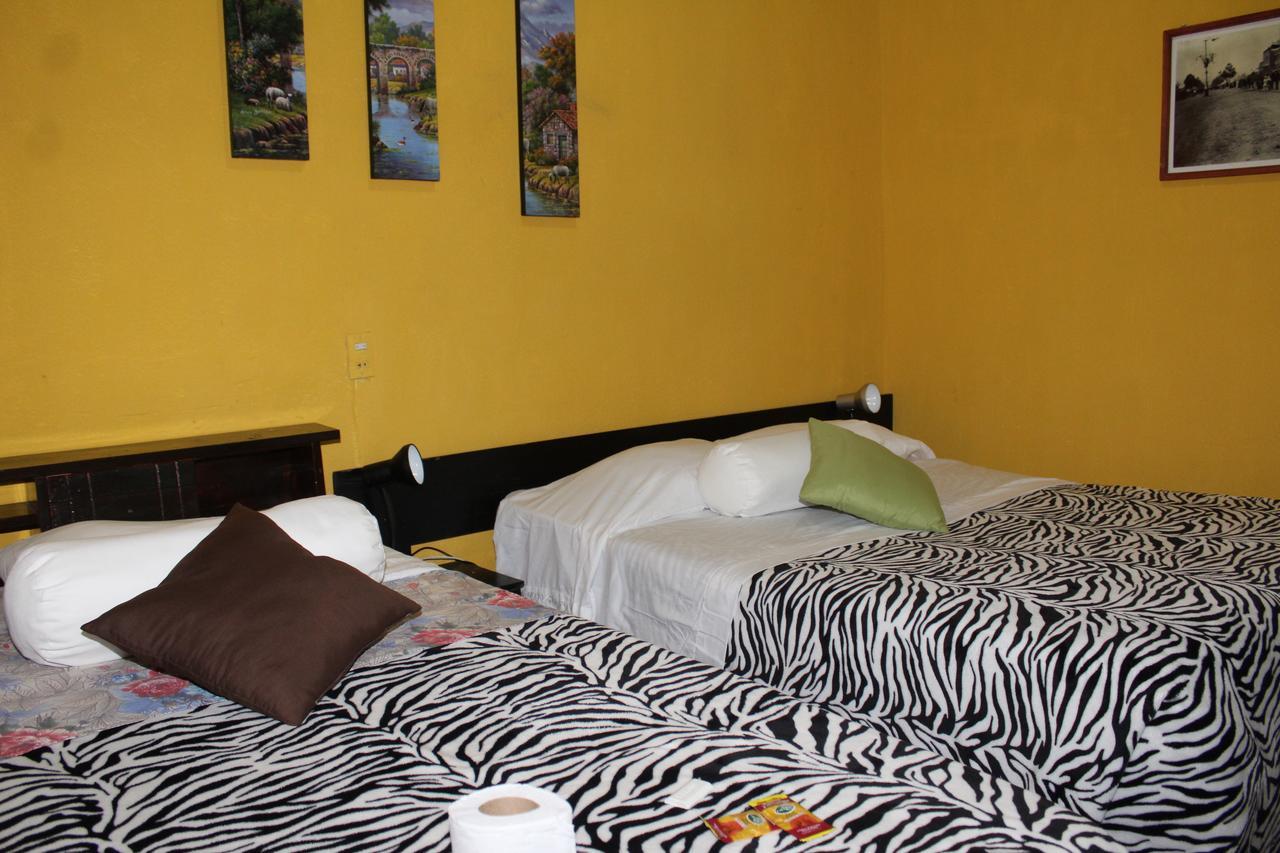 Hotel Casa Del Viajero Quetzaltenango Bagian luar foto