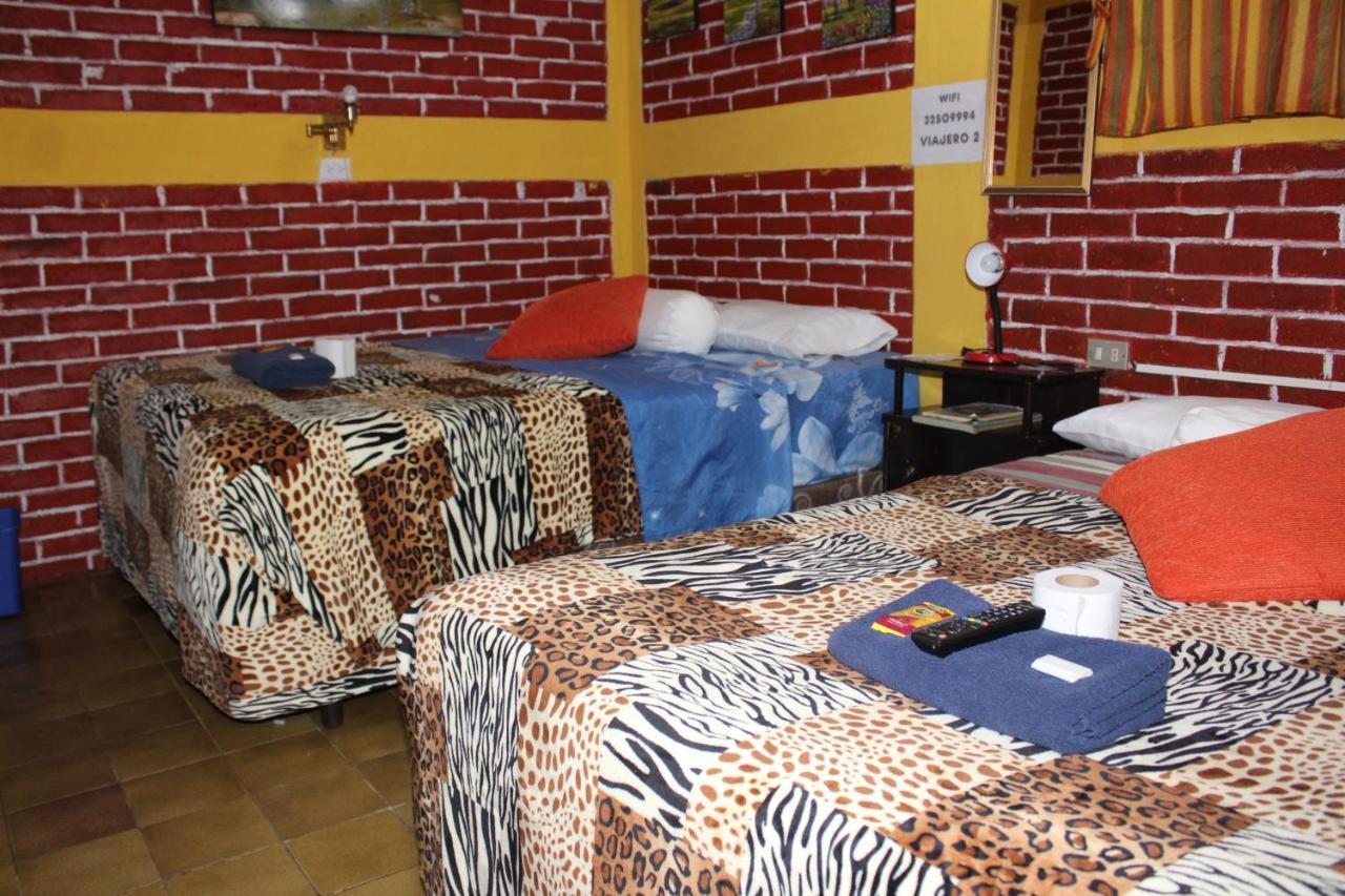 Hotel Casa Del Viajero Quetzaltenango Bagian luar foto