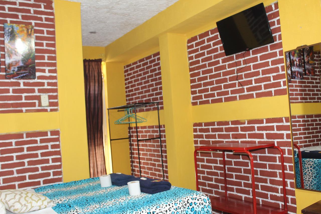 Hotel Casa Del Viajero Quetzaltenango Bagian luar foto