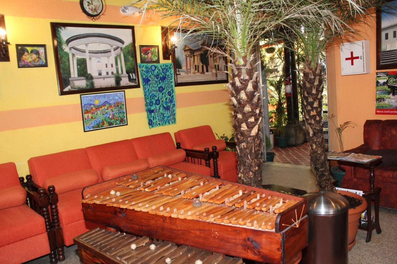 Hotel Casa Del Viajero Quetzaltenango Bagian luar foto
